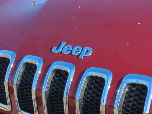 Used 2016 Jeep Cherokee Sport w/ Cold Weather Group image 12