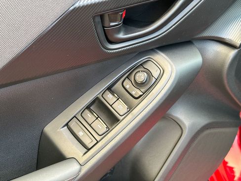 Used 2024 Subaru Crosstrek 2.0i Premium image 18