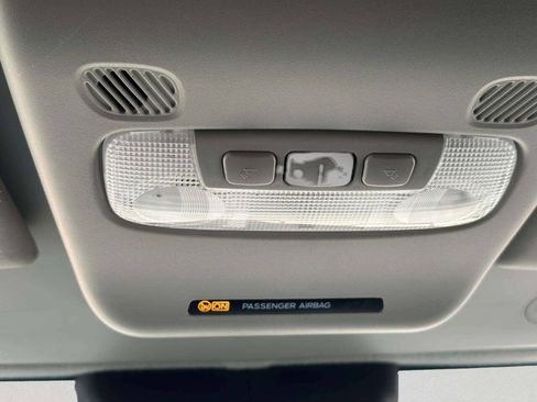 Used 2020 Ford Transit 250 Medium Roof AWD image 10