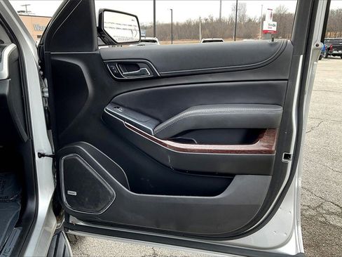 Used 2019 GMC Yukon XL SLT w/ Premium Edition image 19