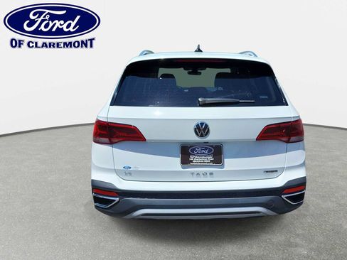 Used 2024 Volkswagen Taos SE AWD/4WD image 17