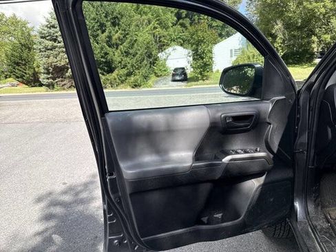 Used 2022 Toyota Tacoma SR5 image 14
