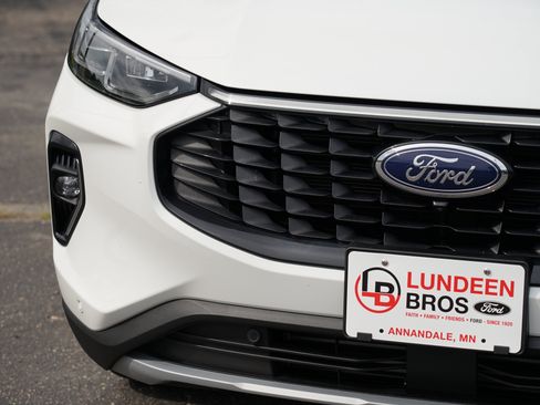 Used 2023 Ford Escape Platinum w/ Premium Technology Package image 11