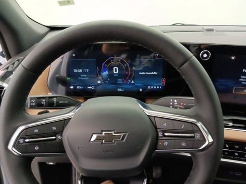 New 2026 Chevrolet Equinox ACTIV w/ Convenience Package III AWD/4WD image 12
