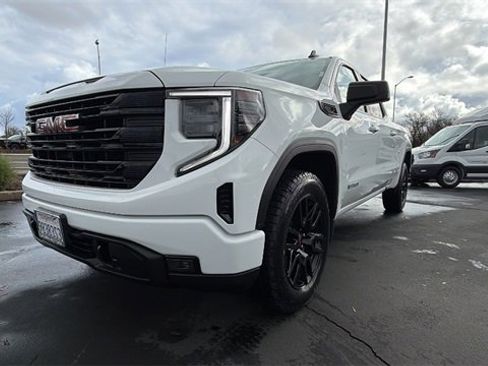 Used 2023 GMC Sierra 1500 Elevation w/ X31 Off-Road Package image 9