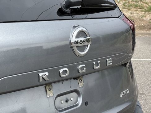 Used 2021 Nissan Rogue S AWD/4WD image 32