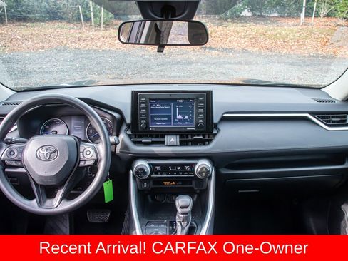 Used 2021 Toyota RAV4 LE image 15