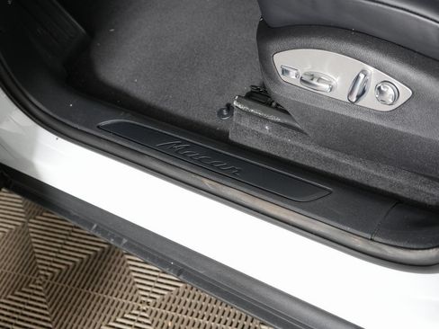 Used 2026 Porsche Macan AWD/4WD image 17