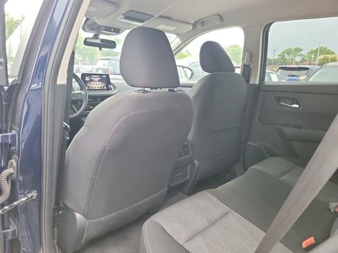 Used 2025 Nissan Rogue SV AWD/4WD image 11