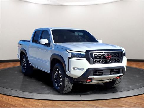 Used 2024 Nissan Frontier PRO-4X w/ Technology Package image 23