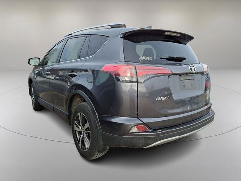 Used 2018 Toyota RAV4 XLE image 5