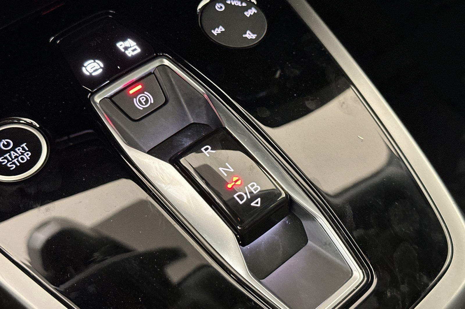 Certified 2023 Audi Q4 e-tron Premium w/ Convenience Package AWD/4WD image 20