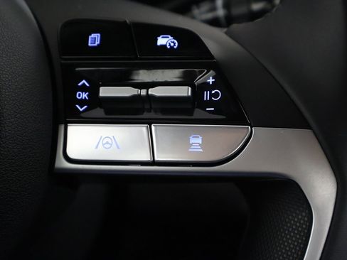 Certified 2025 Hyundai Elantra Limited image 43