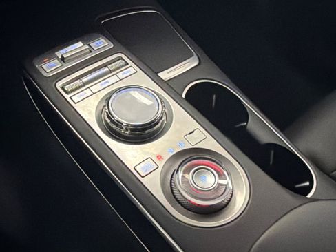 Used 2025 Genesis GV70 2.5T image 27