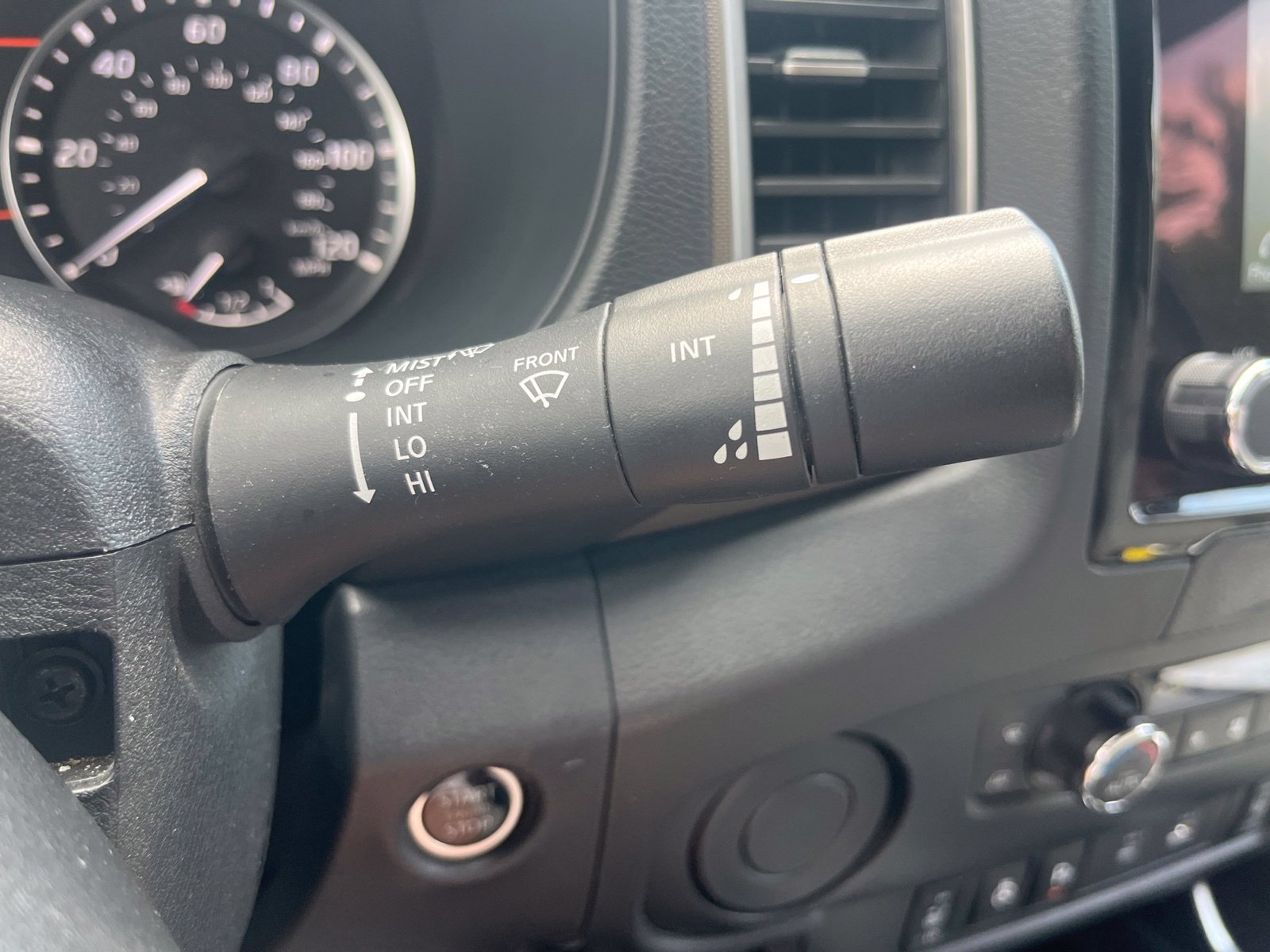 Used 2023 Nissan Frontier SV w/ Technology Package RWD image 18
