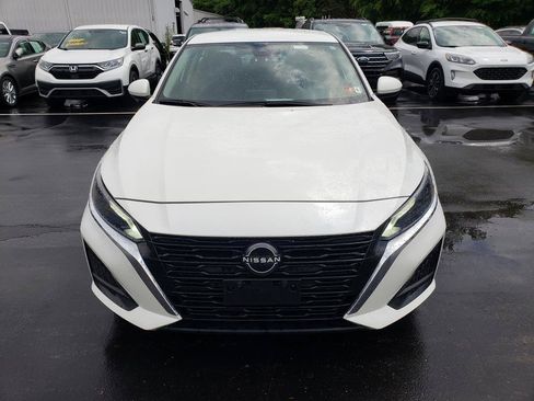 Used 2023 Nissan Altima 2.5 SV FWD image 2