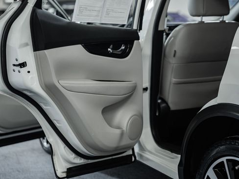 Used 2018 Nissan Rogue Sport SL w/ SL Premium Package image 42