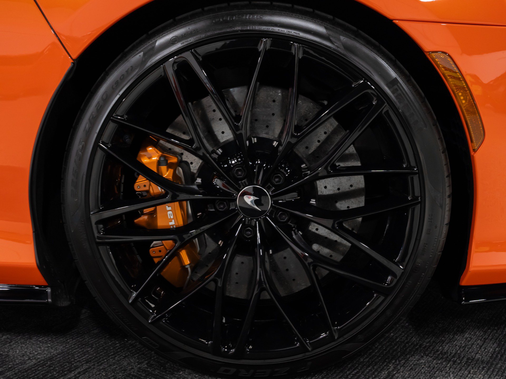 Used 2023 McLaren GT RWD image 28