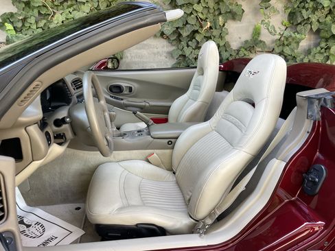 Used 2003 Chevrolet Corvette Convertible w/ Preferred Equipment Group1 RWD image 6