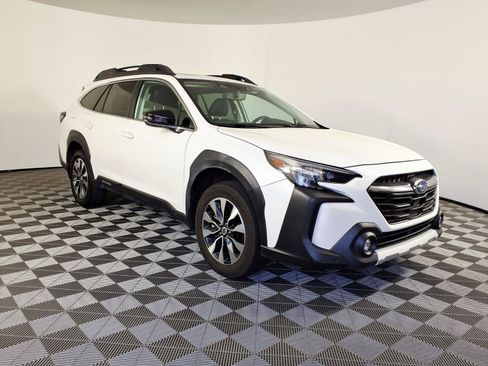 Used 2023 Subaru Outback Limited AWD/4WD image 3