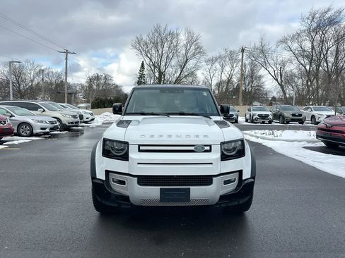 Used 2025 Land Rover Defender 90 S image 16