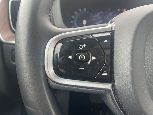 Used 2024 Volvo XC60 B5 Plus image 20