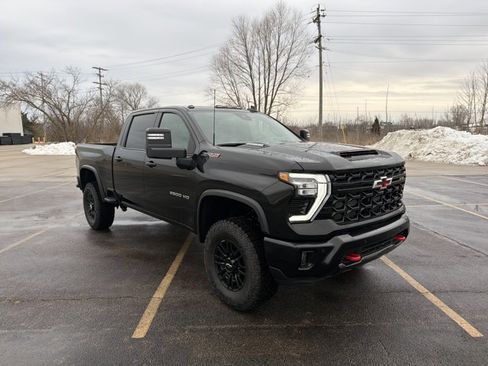 New 2026 Chevrolet Silverado 2500 ZR2 image 3