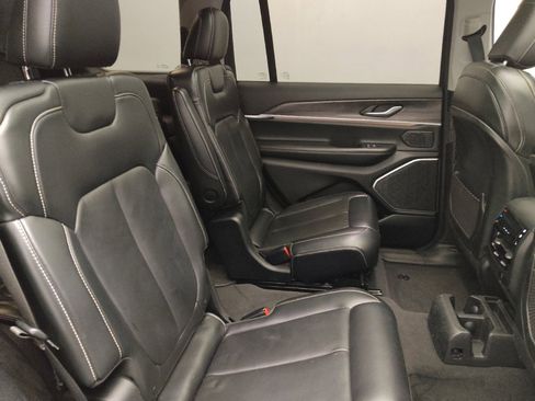 Used 2021 Jeep Grand Cherokee L Limited image 19