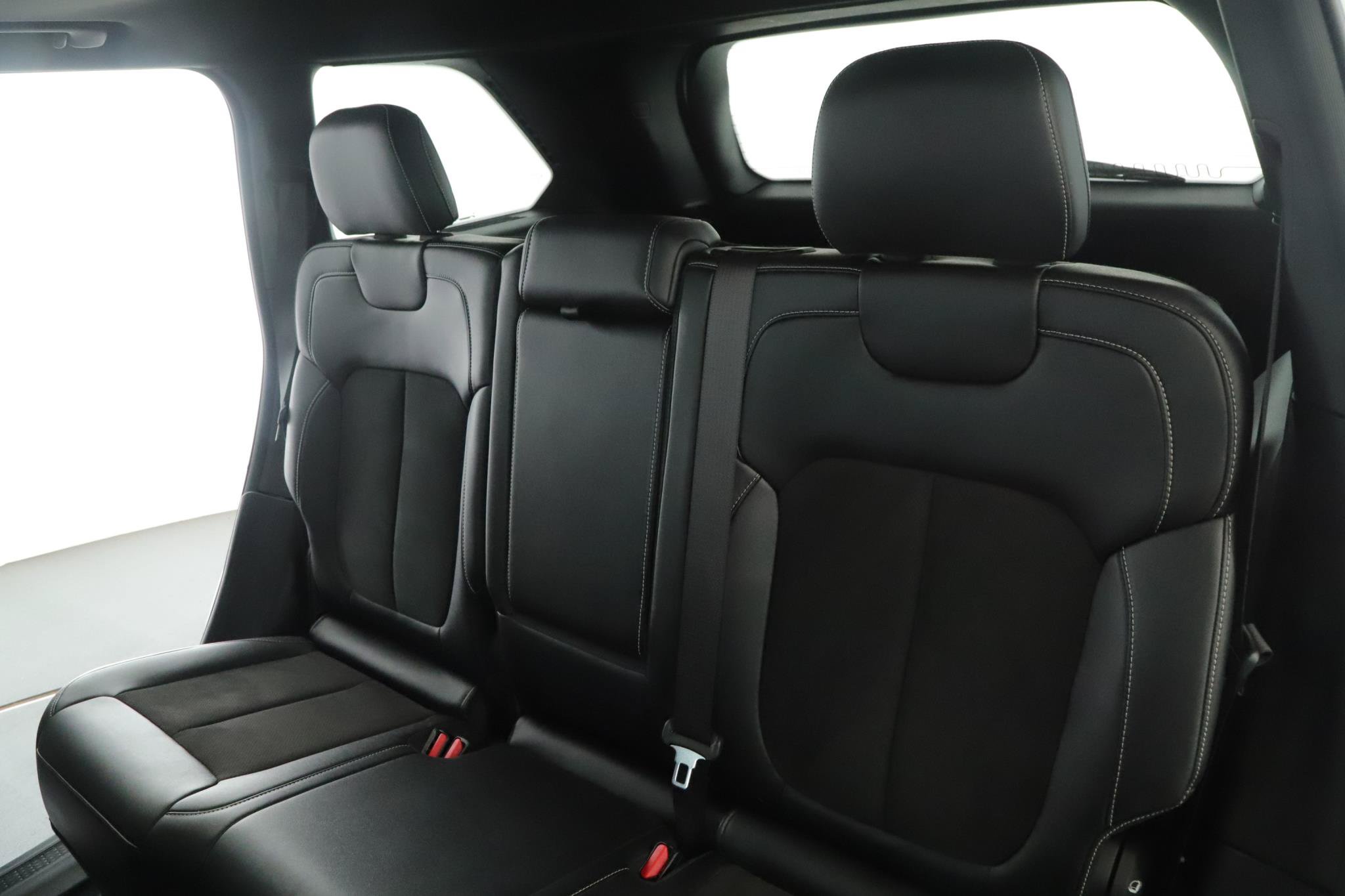 Used 2023 Jeep Grand Cherokee Altitude AWD/4WD image 6
