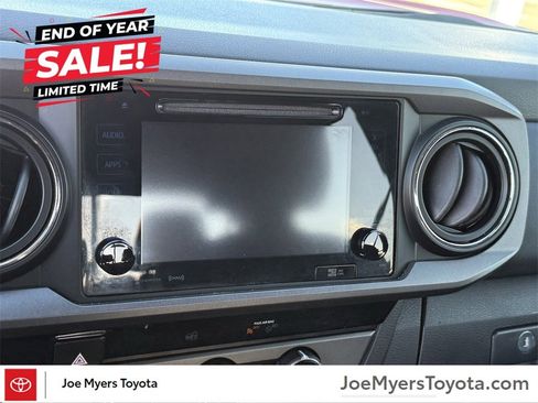 Used 2018 Toyota Tacoma TRD Off-Road image 16