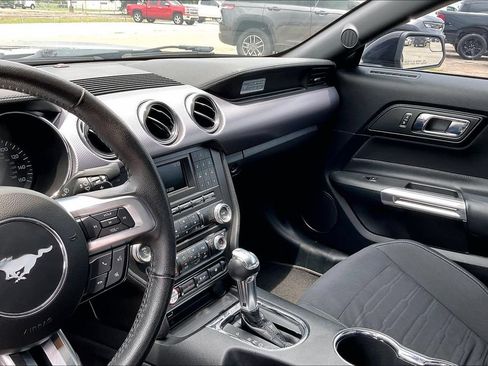 Used 2016 Ford Mustang GT RWD image 7