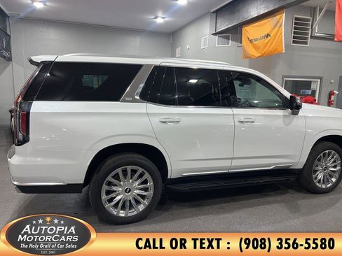 Used 2024 Cadillac Escalade Premium Luxury image 7