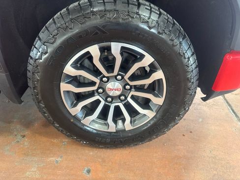 Used 2021 GMC Sierra 1500 AT4 AWD/4WD image 10