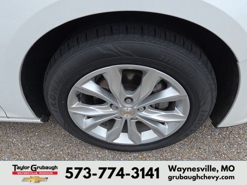 Used 2024 Chevrolet Malibu LT FWD image 10