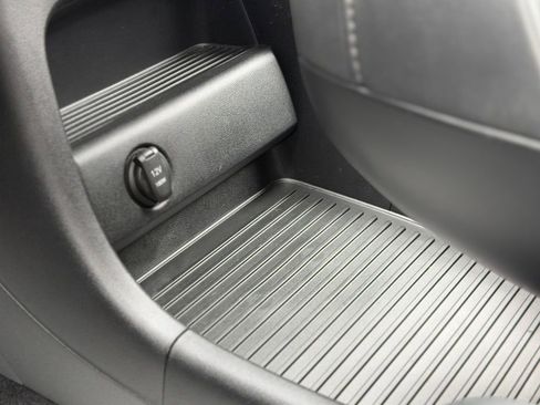 Used 2026 Hyundai Palisade Calligraphy image 25