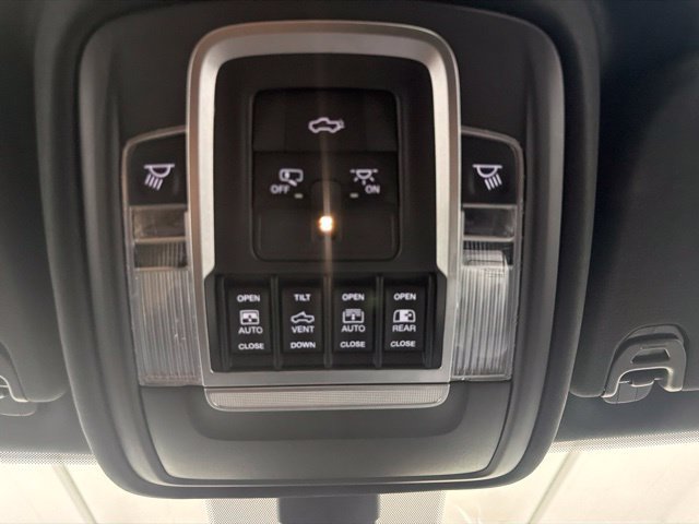 Used 2020 RAM 1500 Laramie w/ Sport Appearance Package AWD/4WD image 35