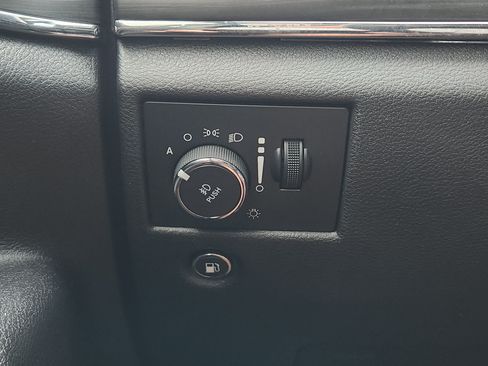 Used 2019 Jeep Grand Cherokee Limited AWD/4WD image 28