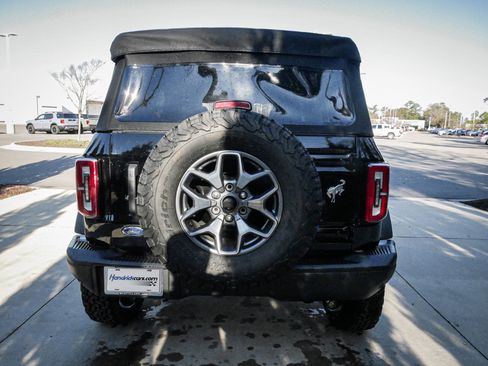 Used 2021 Ford Bronco Badlands image 9