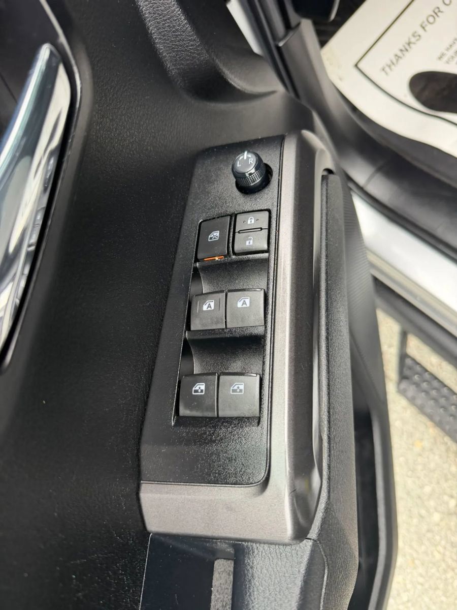 Used 2023 Toyota Tacoma TRD Off-Road AWD/4WD image 12
