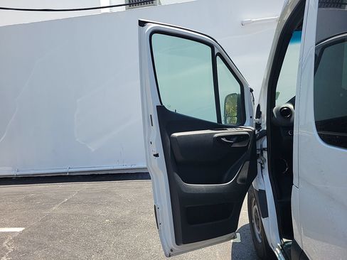 Used 2024 Mercedes-Benz Sprinter 2500 image 16
