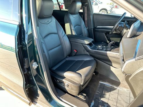 Used 2024 Cadillac XT4 Premium Luxury image 24