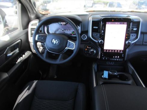 New 2026 RAM 1500 Big Horn AWD/4WD image 15