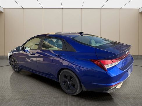 Used 2023 Hyundai Elantra SEL image 4