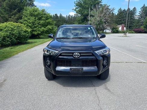 Used 2023 Toyota 4Runner SR5 AWD/4WD image 8