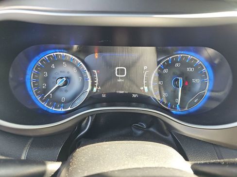 Used 2020 Chrysler Pacifica Touring-L Plus image 8