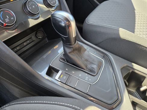 Used 2021 Volkswagen Tiguan S FWD image 21