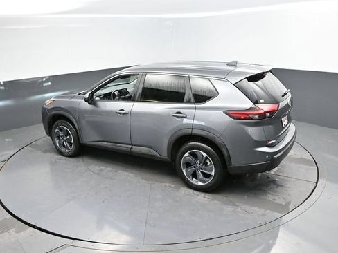 Used 2024 Nissan Rogue SV FWD image 42