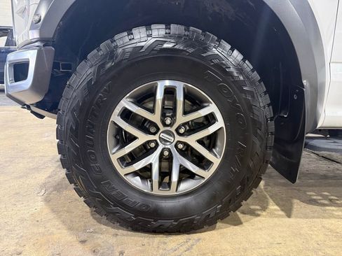 Used 2018 Ford F150 Raptor w/ Equipment Group 802A Luxury image 40