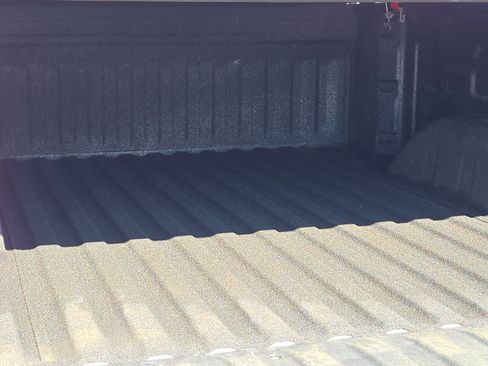 Used 2019 GMC Sierra 1500 Elevation w/ Elevation Value Package image 8