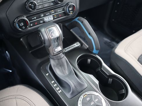 Used 2023 Ford Bronco Wildtrak image 30